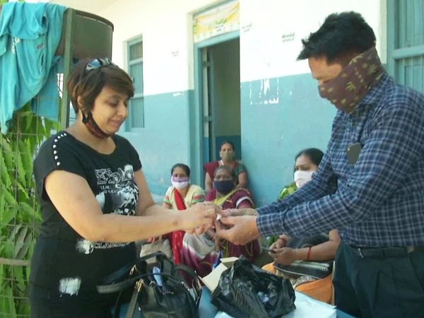 GOLD NOSE PIN FOR CORONA VACCINATION IN RAJKOT GUJRAT