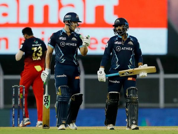 gujarat titans vs royal challengers bangalore score updates