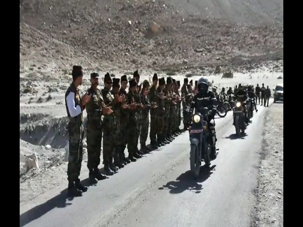 After paying homage to the  Galwan Valley Bravehearts Northern Comd bike rally reached Nubra Valley 