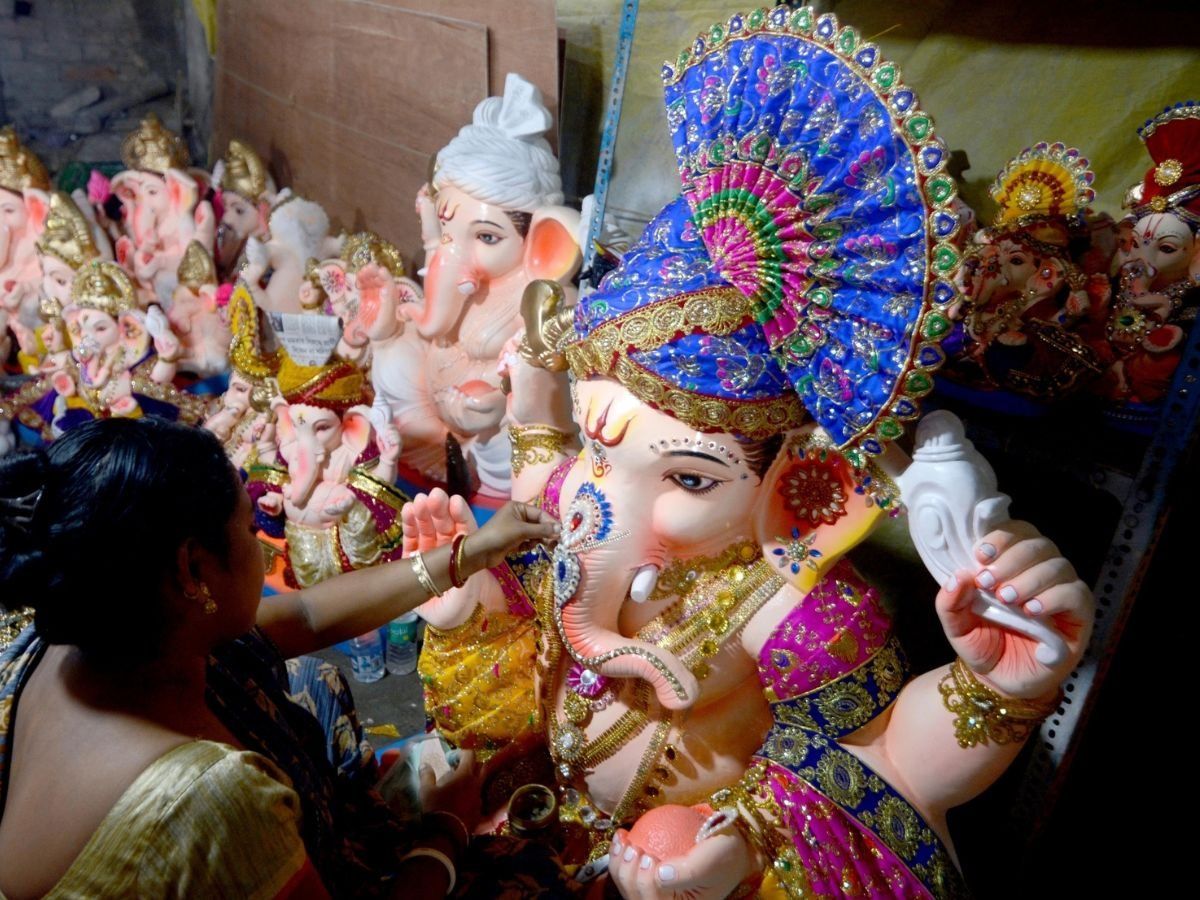 कर्नाटक के ईदगाह मैदान में Ganesh Chaturthi के लिए अभियानः श्रीराम सेना बोली- पंडाल में लगाएंगे सावरकर के पोस्टर, BJP भी है साथ
