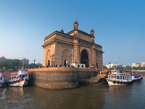 Today's history, 02 December: Britain's King Queen came to India for the first time, 'Gateway of India' built in memory