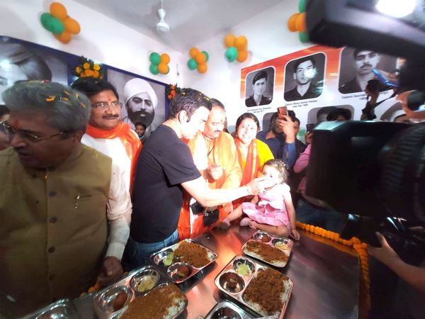 Gautam Gambhir inaugurated Jan Rasoi