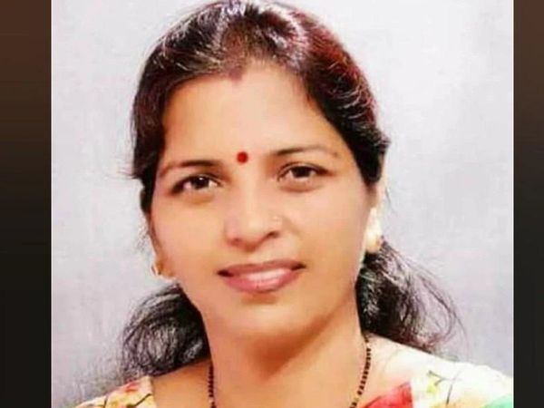 CBI arrested AAP Councilor Geeta Rawat red-handed for taking bribe in Delhi