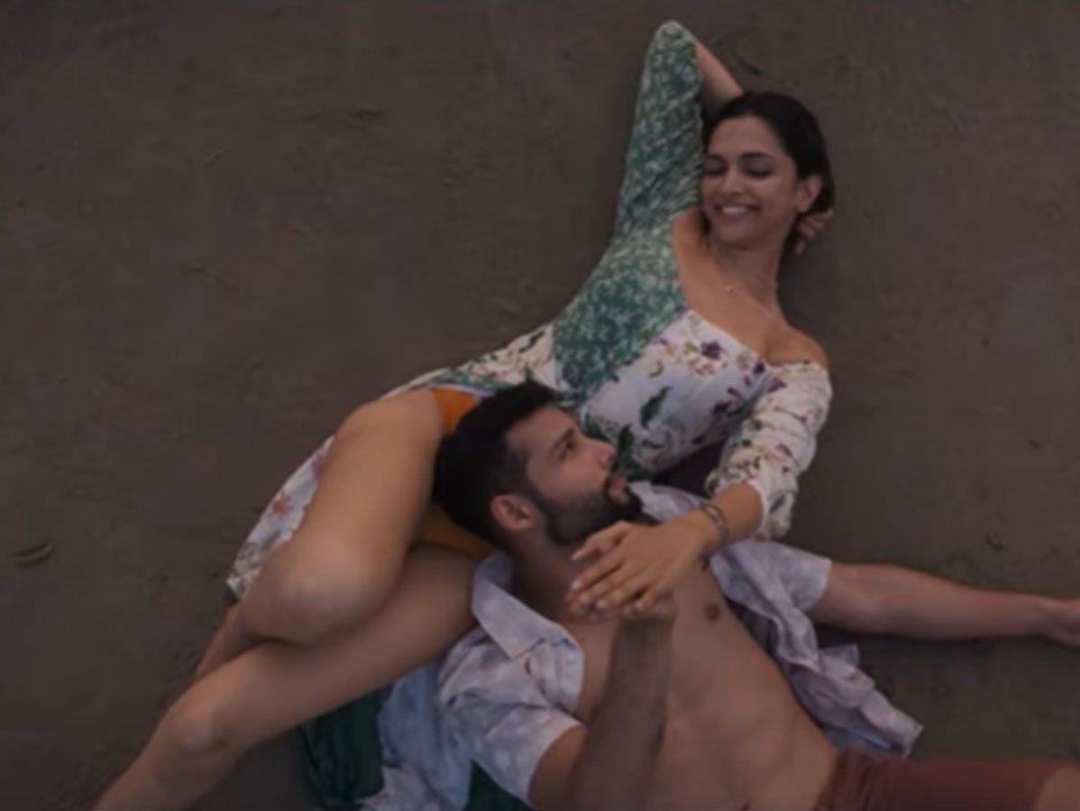 Gehraiyaan song Beqaaboo: गहराइयां के नए गाने में बेकाबू हुए दीपिका और सिद्धांत, रोमांस की हद कर गए पार