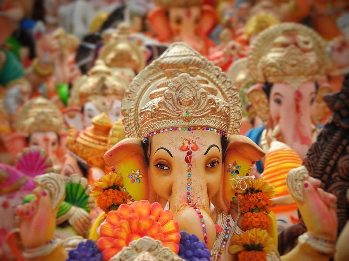 Goddess Statues In The Home: घर के मंदिर में रखी ऐसी मूर्तियां तुरंत हटा दें, वरना मिलेगा अशुभ फल