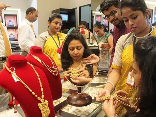 Gold price today rises Rs 241, Silver gains Rs 161 know 22, 24 carat rates on 13 November 2020 Diwali festival buying