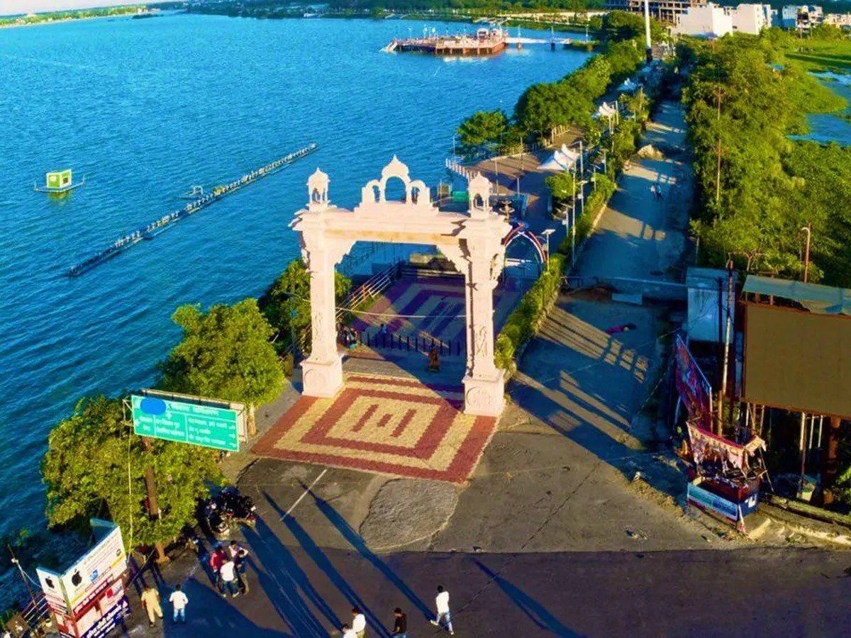 पर्यटन और विकास की नई उड़ान भर रहा है गोरखपुर, अगले 5 साल में होंगी शानदार सुविधाएं