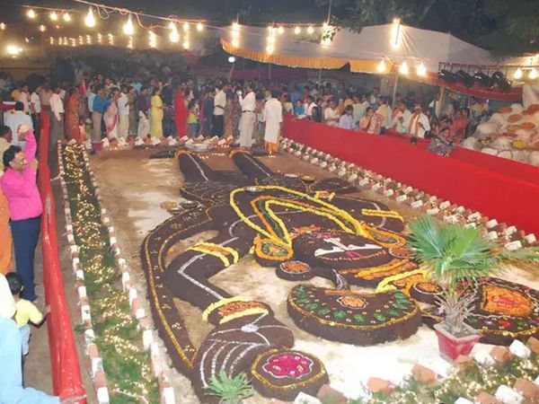 Govardhan Maharaj Ji Ki Aarti & Puja Mantra Lyrics In Hindi