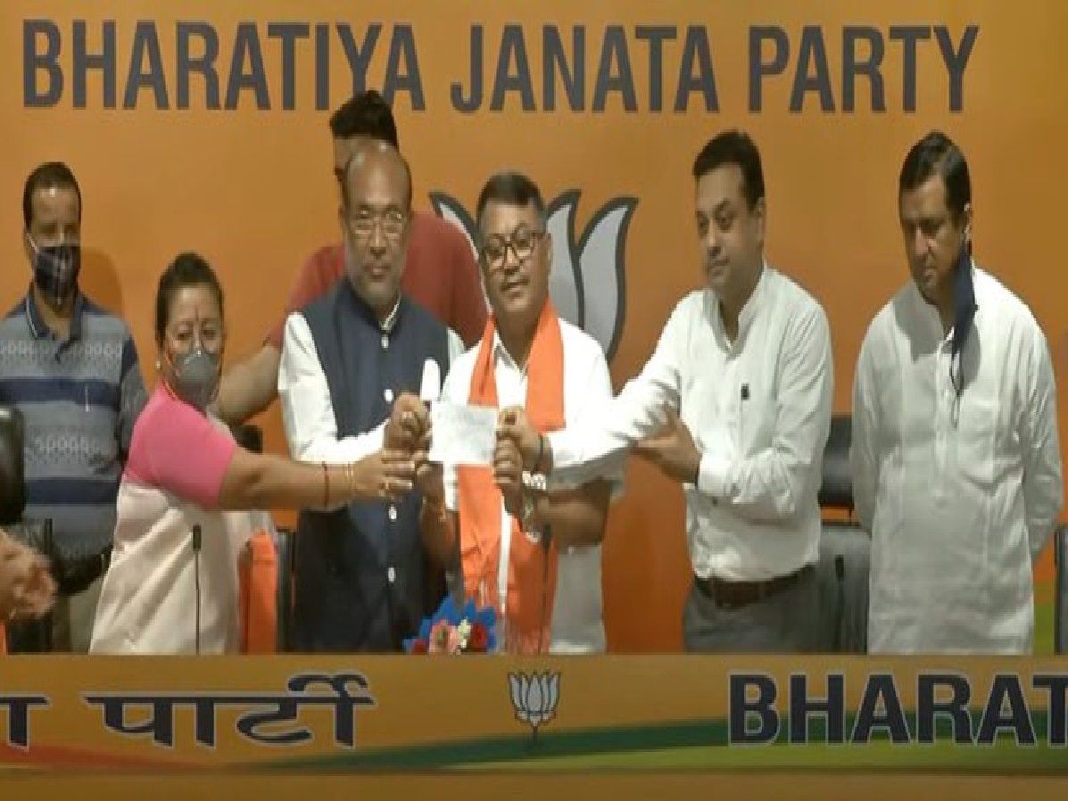 मणिपुर में कांग्रेस को लगा बड़ा झटका, पूर्व कांग्रेस अध्यक्ष कोंथूजाम ने थामा BJP का दामन