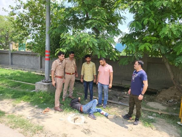 Boyfriend Acid attacked on girlfriend in Noida Police arrest