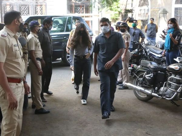 Arjun Rampal Girlfriend Gabriella Demetriades reaches NCB office Again Actors summoned on November 13