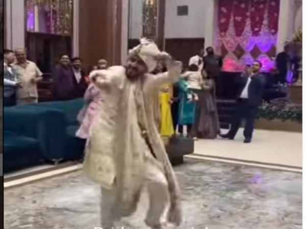 Dulha Dulhan Video Groom Warm Welcoming Bride Video Goes Viral