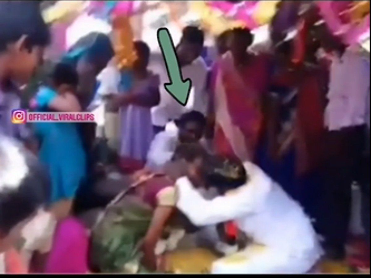 Viral Video: सबके सामने दूल्हे ने दुल्हन को इस तरह किया किस, देखकर दंग रह गए लोग, वीडियो वायरल