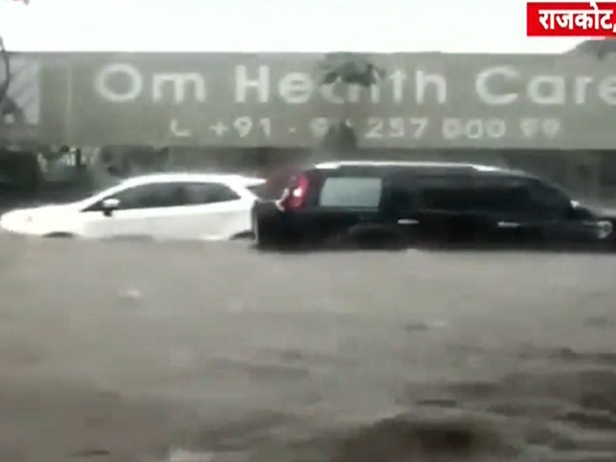 Gujarat Rains: गुजरात के जामनगर-राजकोट-जूनागढ़ में भारी बारिश, चारों तरफ सिर्फ पानी, राहत-बचाव कार्य जारी