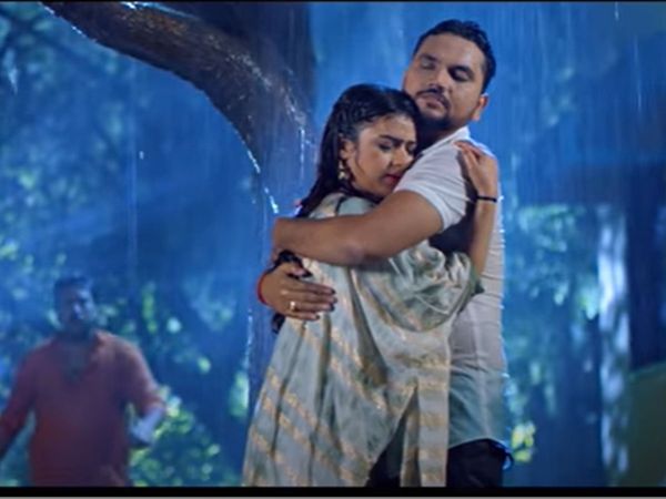 Gunjan singh bhojpuri song Barsat