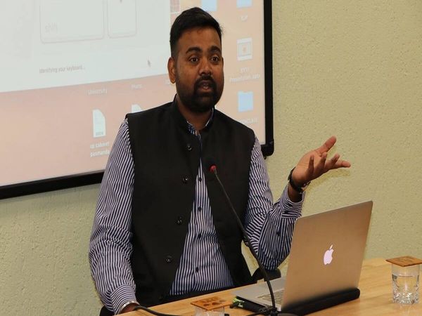 Lady Shri Ram College students’ body invites Guru Prakash Paswan to speak at Ambedkar Jayanti, then backtracks