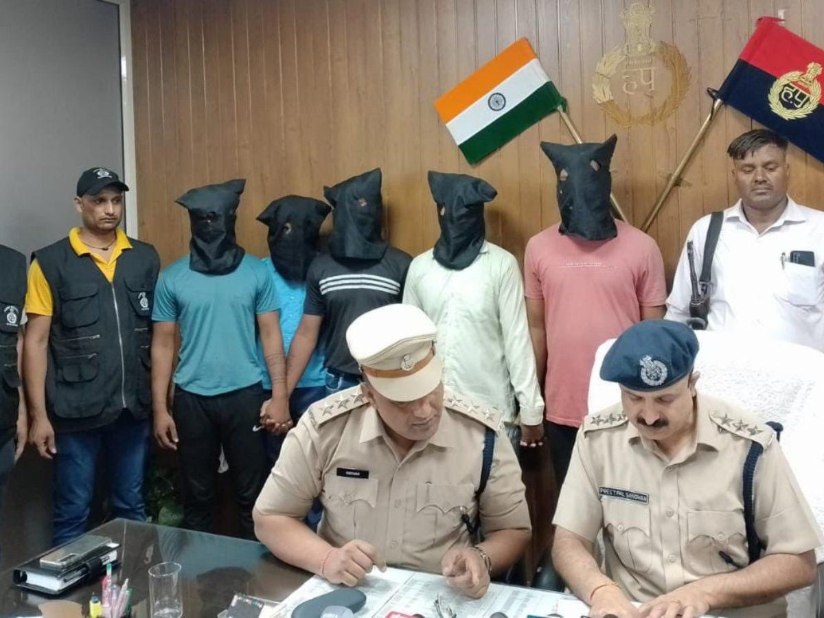 Gurugram News: पुलिस ने सुलझाया ब्लाइंड केस, गिरफ्त में आया लिफ्ट देकर लूटपाट करने वाला गैंग, 5 गिरफ्तार