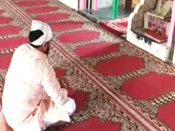 Hanuman Chalisa in Mosque