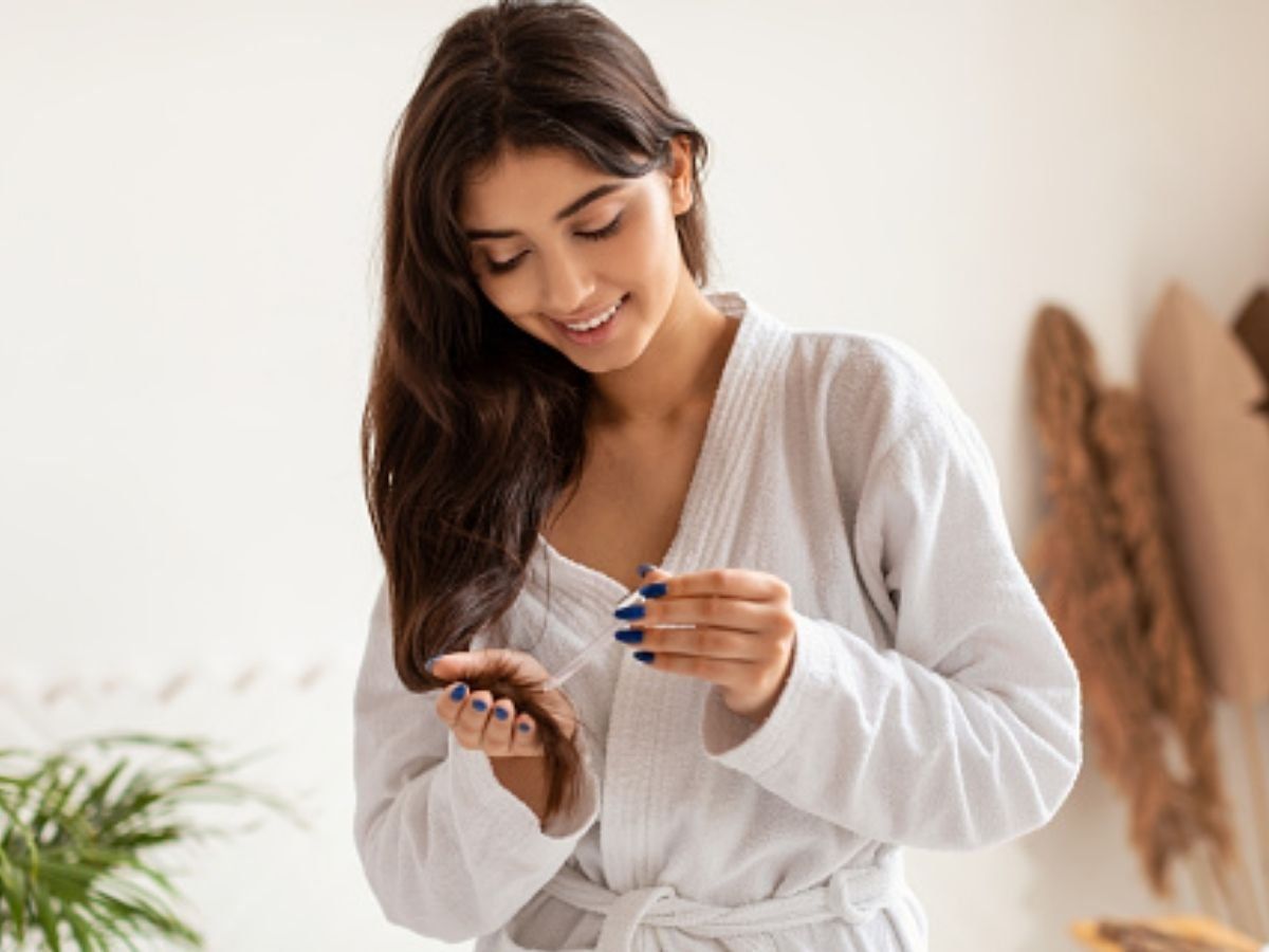Hair Oil For Summer : गर्मी में भी बालों को रखें सिल्की और शाइनी, ये 5 हेयर ऑयल करें इस्तेमाल
