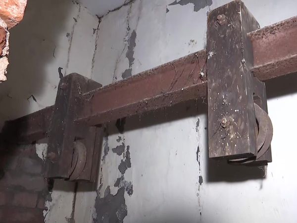 Hanging house was found after tunnel in Delhi Assembly complex