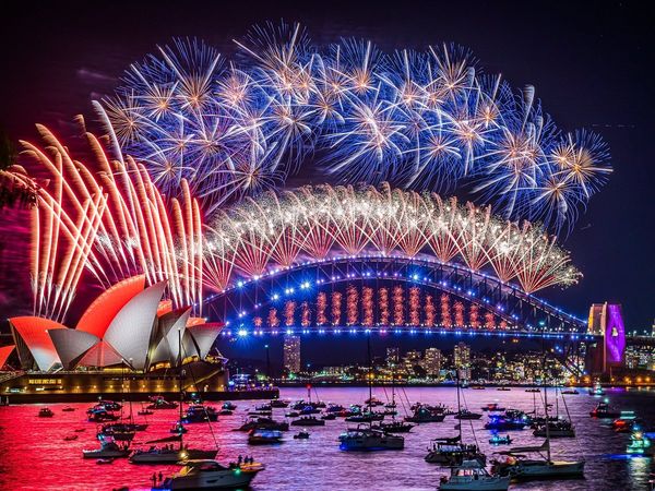 New Year's celebration in Australia and New Zealand, see the video of colorful fireworks of celebration
