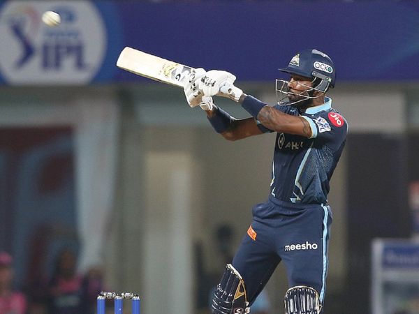 Hardik Pandya scores fifty against Rajasthan Royals