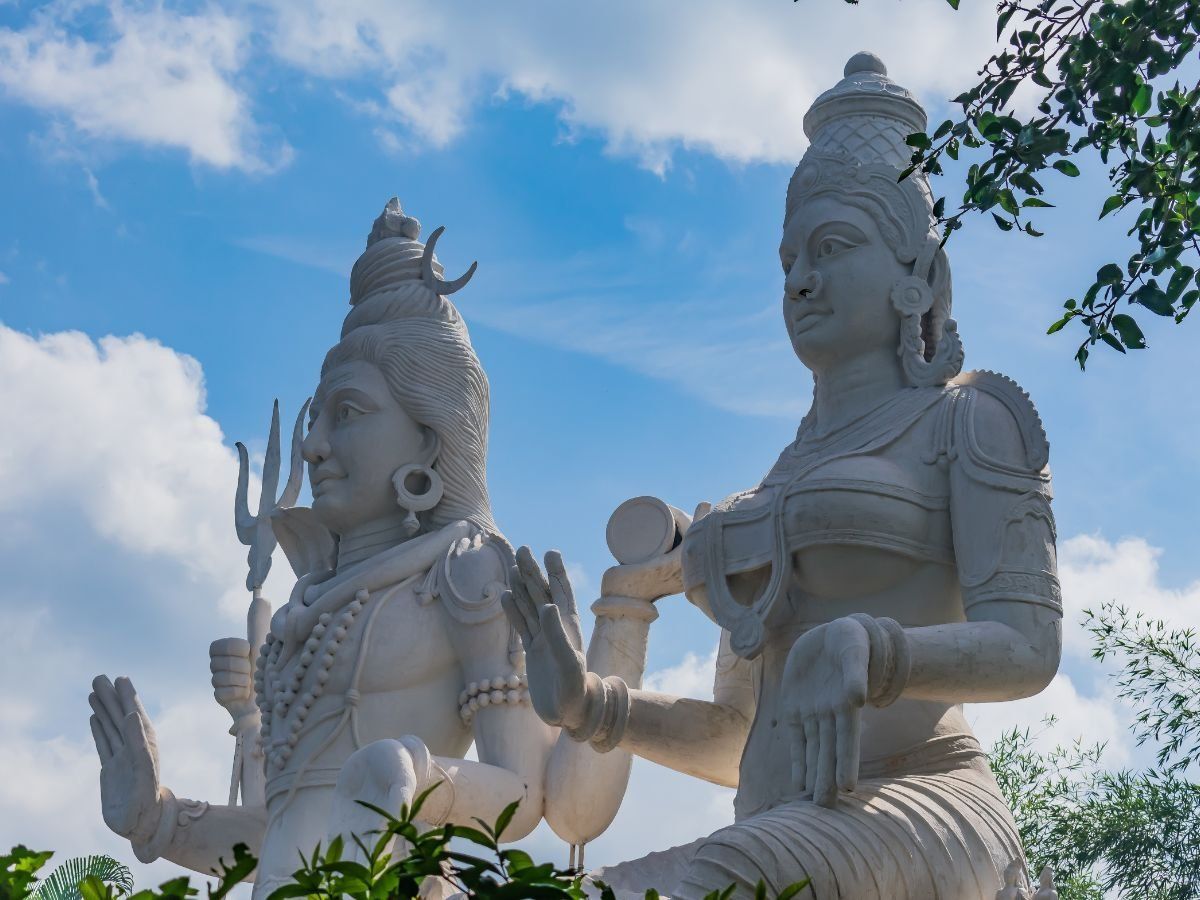 Hartalika Teej 2022: विवाह में आ रही हैं बाधाएं? हरतालिका तीज पर इस महामंत्र से दूर होगी हर समस्या