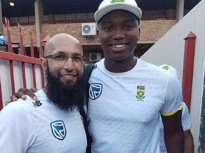Hashim Amla and Lungi Ngidi Hashim Amla and Lungi Ngidi