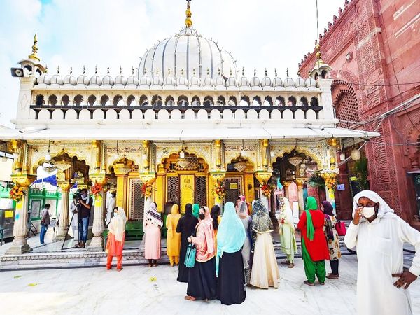 Hazrat Nizamuddin Dargah located in Delhi opened for Devotees See Photos