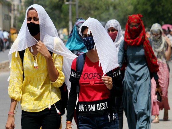 Severe heat wave will continue in Delhi for the next 2 days,temperature may reach 46 degree Celsius
