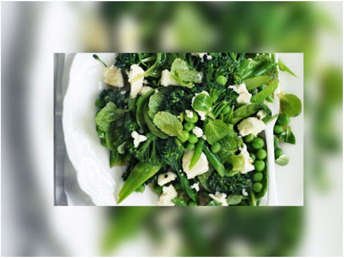 high-protein-green-vegetables-peas-broccoli-spinach-your-daily-diet