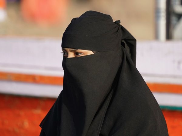 Karnataka Hijab controversy: Omar Abdullah said - hatred against Muslims is common in India, know who said what including Priyanka Gandhi