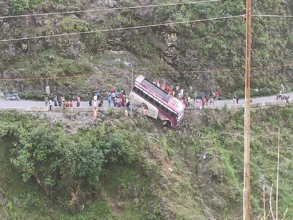 Himachal Pradesh bus skidded 
