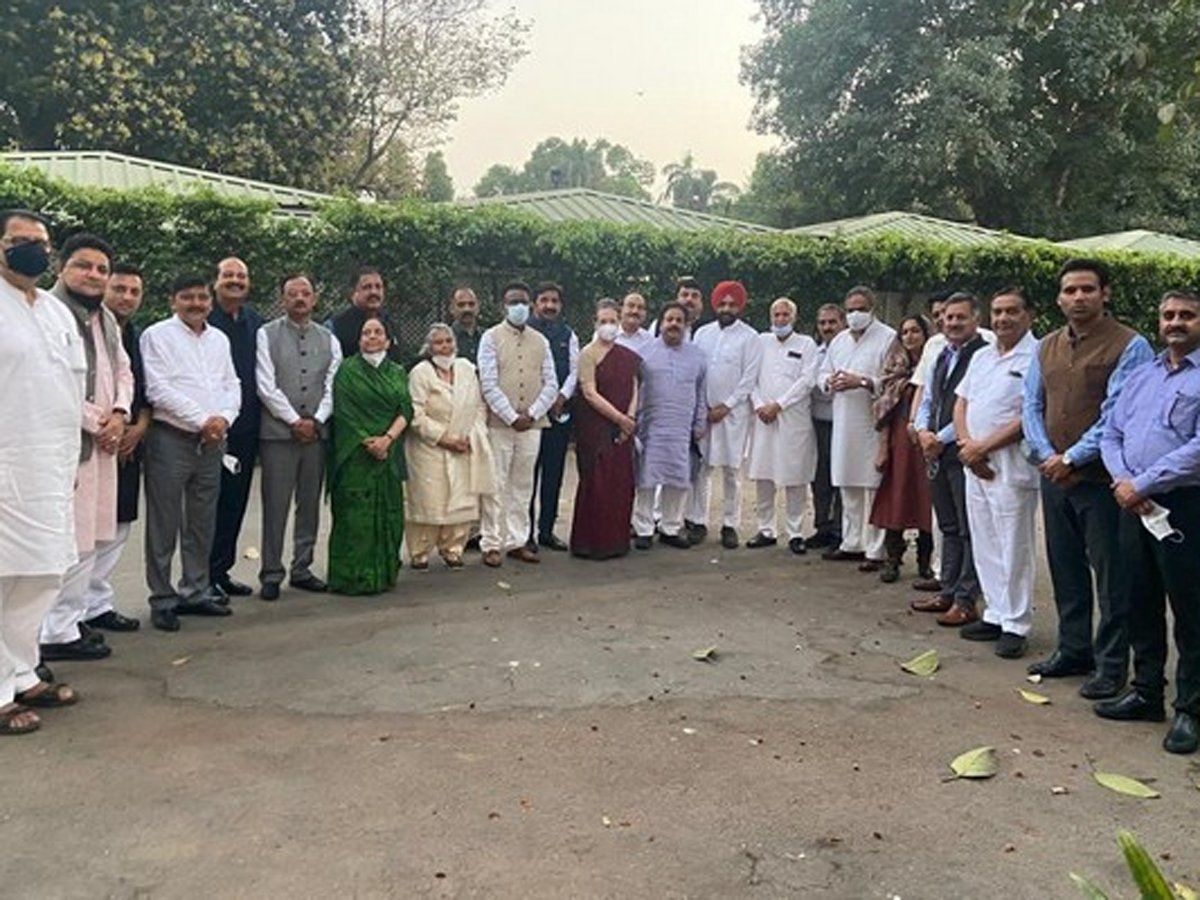 हिमाचल में पंजाब जैसे हालात से बचना चाहती है कांग्रेस, सोनिया की प्रदेश नेताओं के साथ मंत्रणा