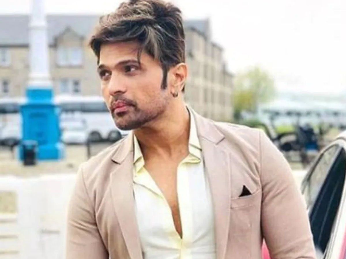 Himesh Reshammiya Birthday: 1.2 करोड़ की कार से चलते हैं हिमेश रेशमिया, नेट वर्थ जानकर उड़ जाएंगे होश