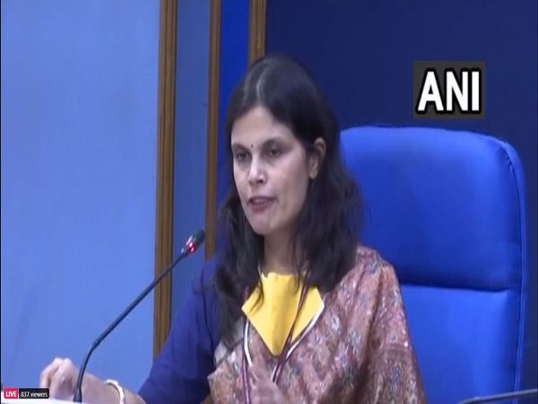 Home Ministry Asks States Not To Restrict Movement Of Buses Trucks On Highways Between 9 Pm And 5 Am