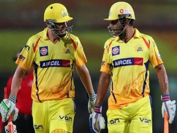 Mike Hussey and MS Dhoni