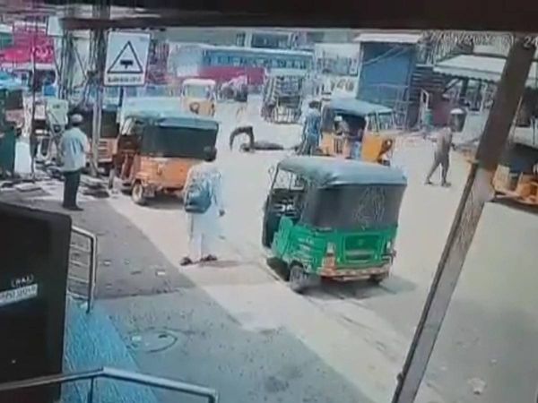 Hyderabad Crime News Man stabbed a woman crossing the road several times  incident captured in CCTV