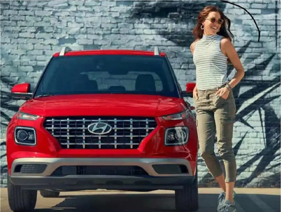 Hyundai की इस कार को खरीदने शोरूम में ग्राहकों की भीड़, लॉन्च होते ही लंबी वेटिंग