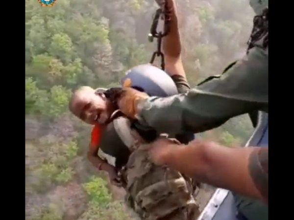 IAF recommenced rescue operations at Deoghar ropeway in Jharkhand Watch Viral Video