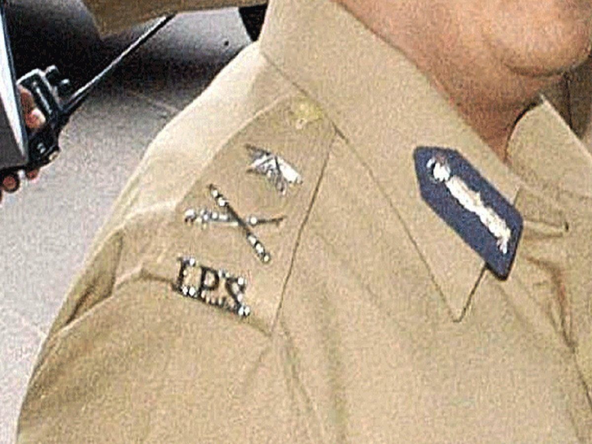 7 IPS officers transferred in UP Lucknow and Kanpur police commissioner  changed- UP में 7 IPS अधिकारियों के तबादले, लखनऊ और कानपुर के पुलिस कमिश्नर  बदले गए | Times Now Navbharat Hindi News