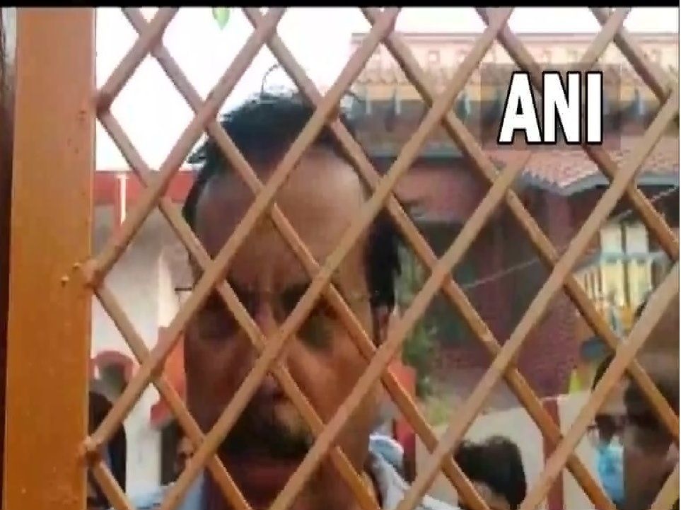 सपा नेताओं पर IT रेड, बोले अखिलेश- हार के डर से छापेमारी, CBI,ED भी आएंगे
