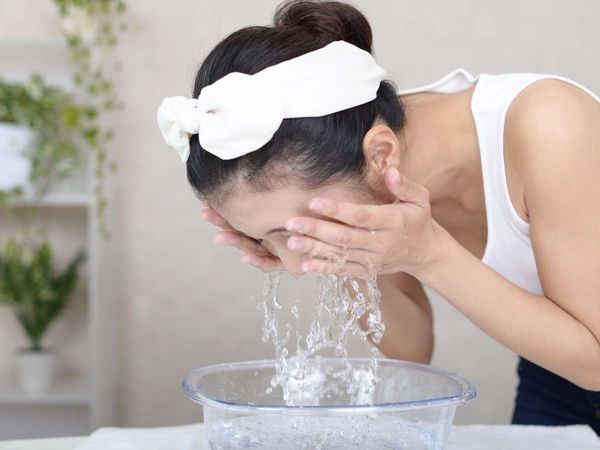 Ice facial on face beauty tips