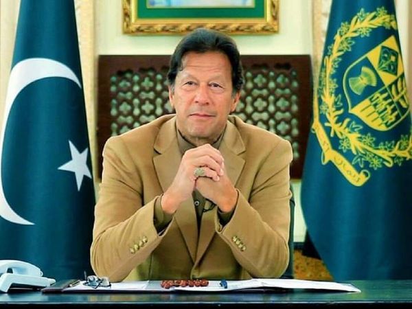 Pakistan Bani Gala employee tries to install spy device in Imran Khans room