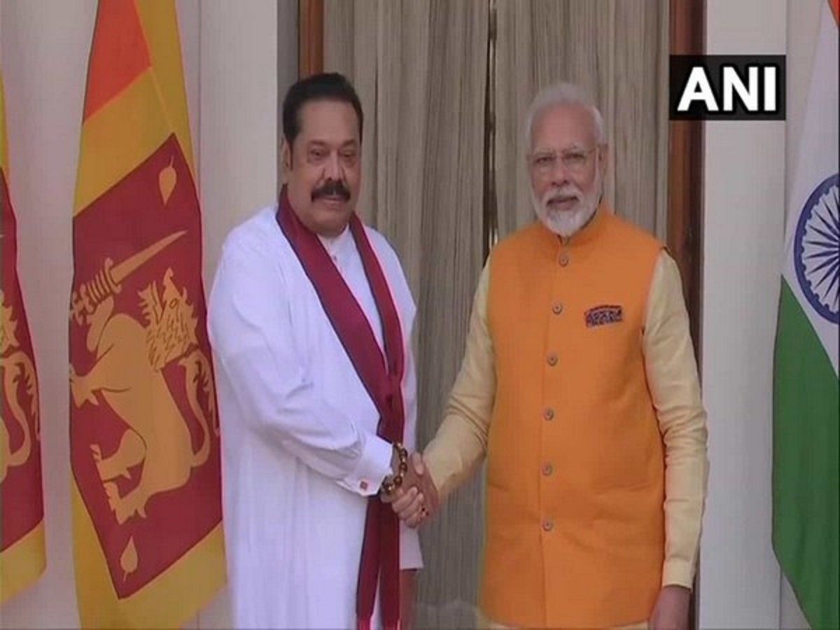 जानें कैसे संकट की घड़ी में श्रीलंका के साथ मजबूती से खड़ा है भारत, भेज चुका है इतना ऋण, ईंधन और अनाज