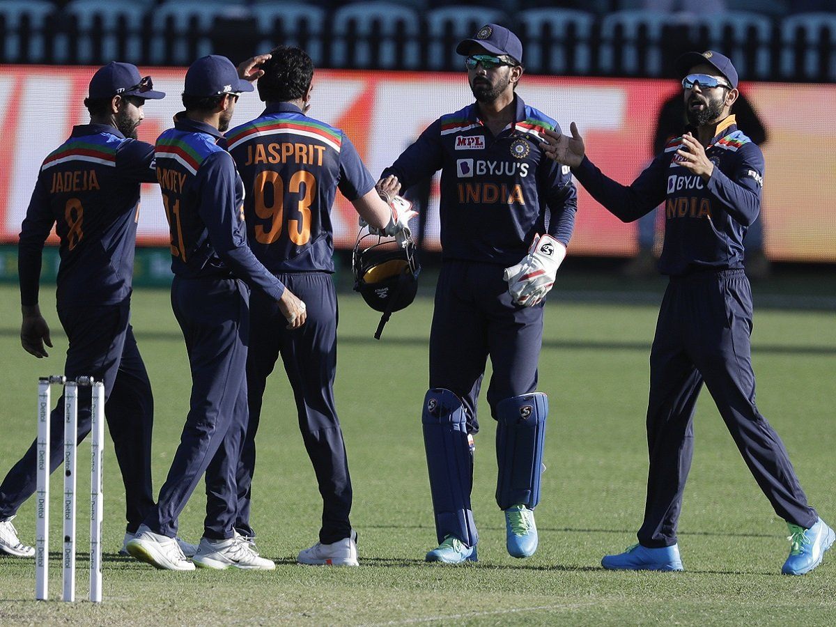 IND vs AUS: पहले वनडे में भारतीय टीम को ये 'लापरवाही' पड़ी भारी, ICC ने 'विराट सेना' पर लगाया जुर्माना