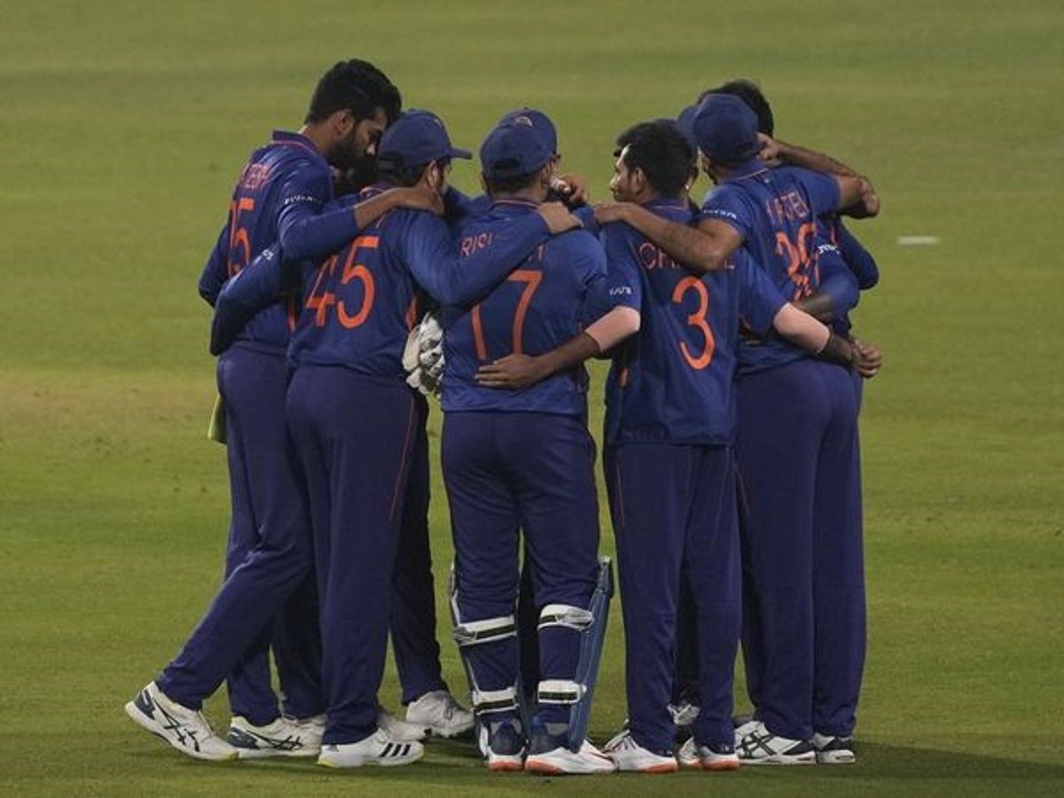 IND vs SL T20 Series: टीम इंडिया को करारा झटका, सीरीज से पहले धुरंधर खिलाड़ी हुआ बाहर