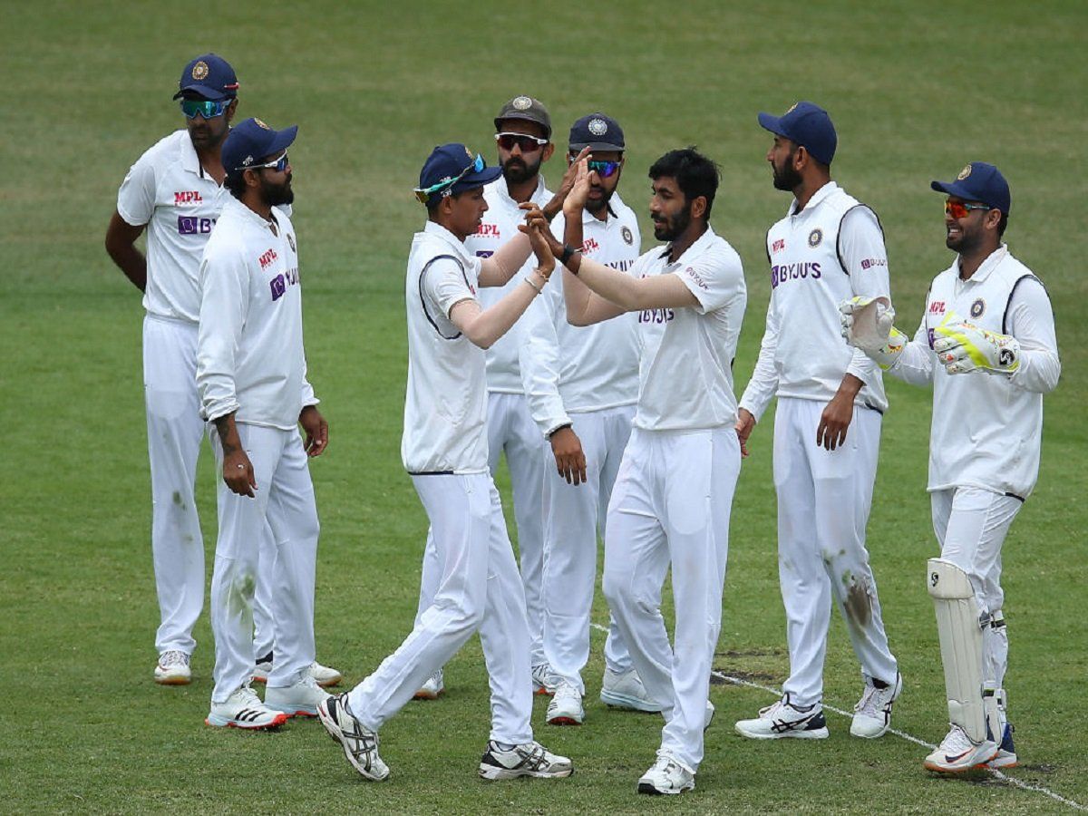 INDvAUS : सि़डनी टेस्ट के दूसरे दिन भारत ने की शानदार वापसी, दोनों टीमों के बीच टक्कर जारी