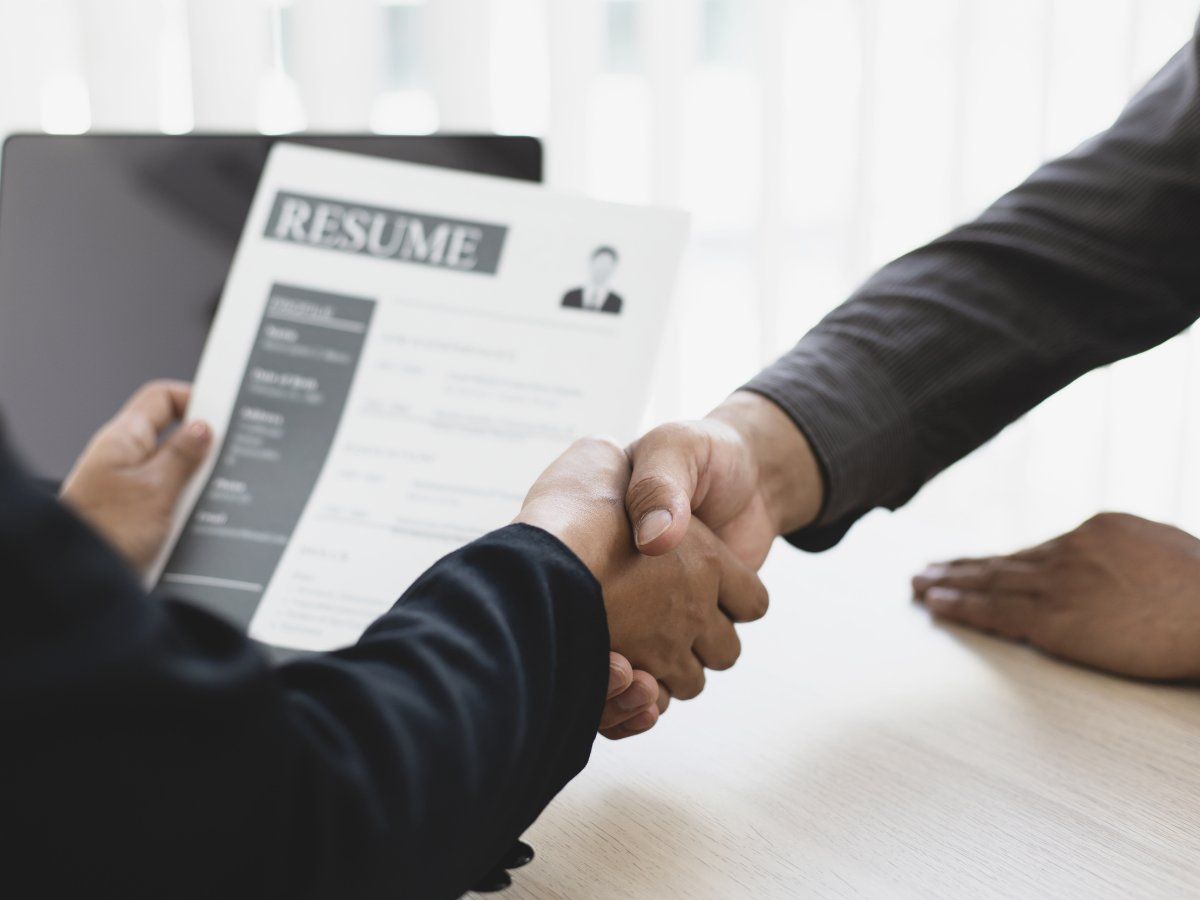 Best Resume Tips: इस तरह बनाएं अपना रिज्यूम, जॉब पाने के लिए सीवी तैयार करने का बेस्ट तरीका