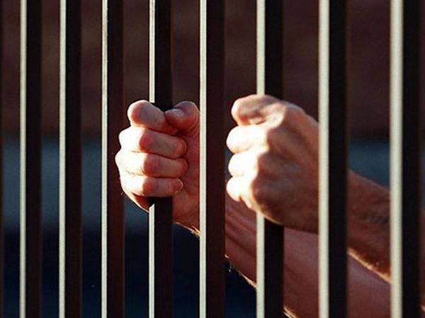 procession came out without approval In Corona era groom and band party's two people reached  in lockup in Indore mp 